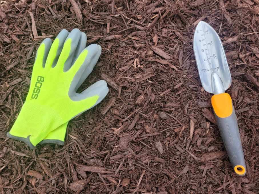 Chocolate Brown Mulch